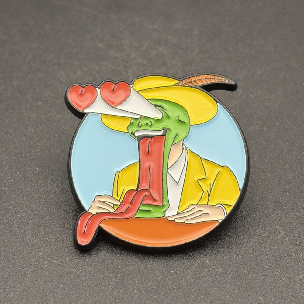 Jim Carrey The Mask Movie Heart Eyes Lapel‎ Hat Pin